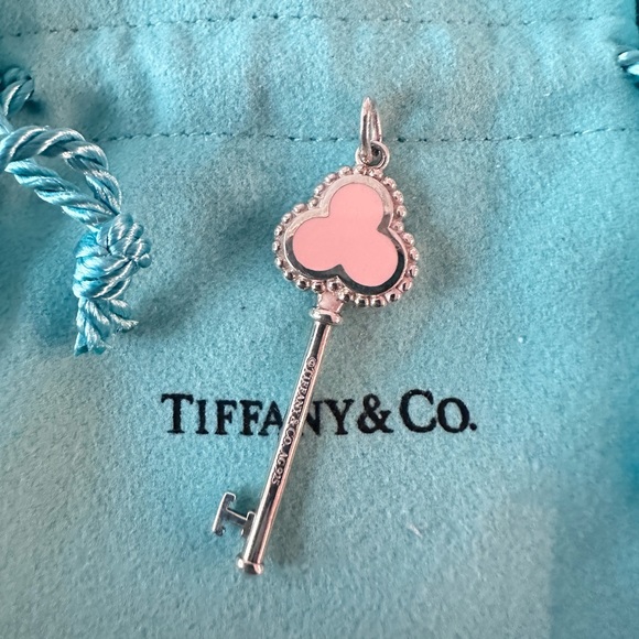 Authentic Tiffany & Co pink enamel Trefoil key silver - Picture 4 of 6